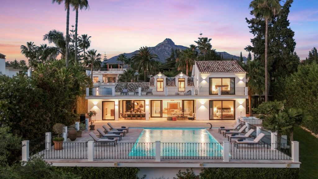 luxury villas Nueva Andalucía - Marbella location